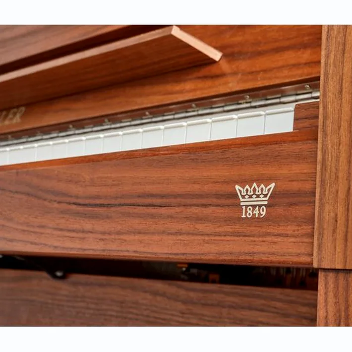 Seiler 116 Impuls Walnut waxed
