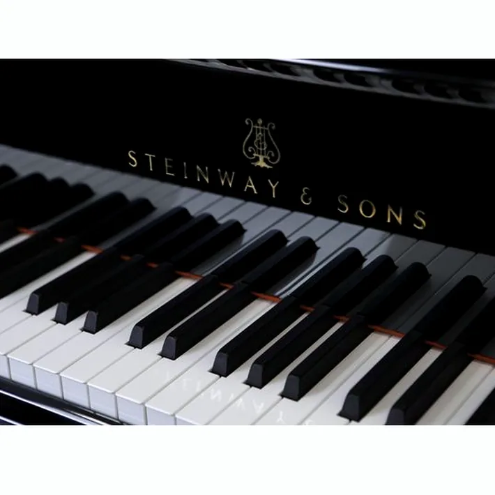Steinway & Sons M-170