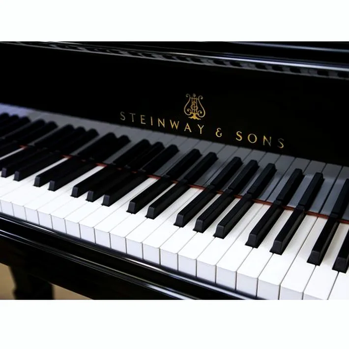 Steinway & Sons M-170