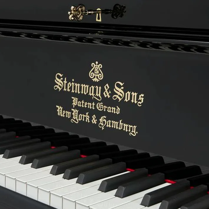 Steinway & Sons O-180