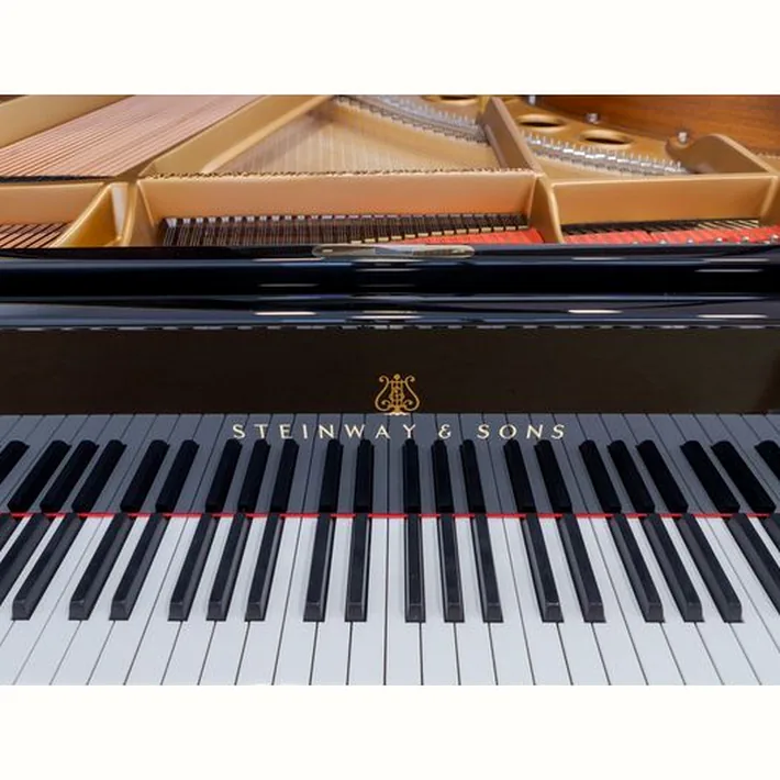 Steinway & Sons O-180 used