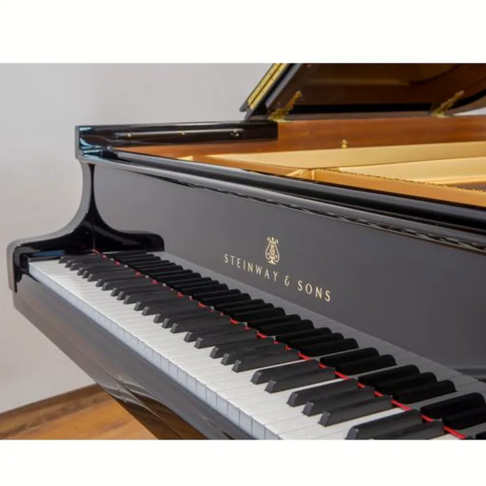Steinway & Sons O-180 used