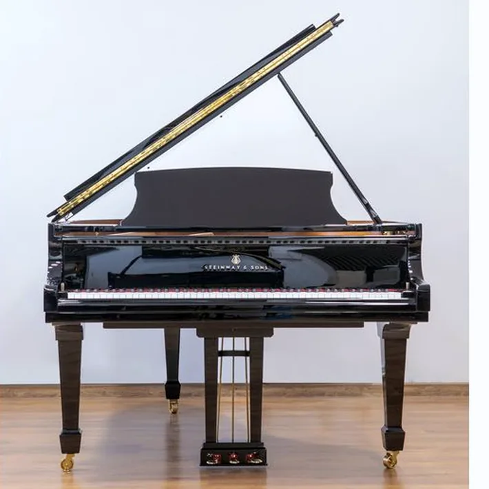 Steinway & Sons O-180 used