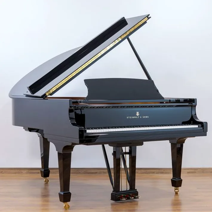 Steinway & Sons O-180 used