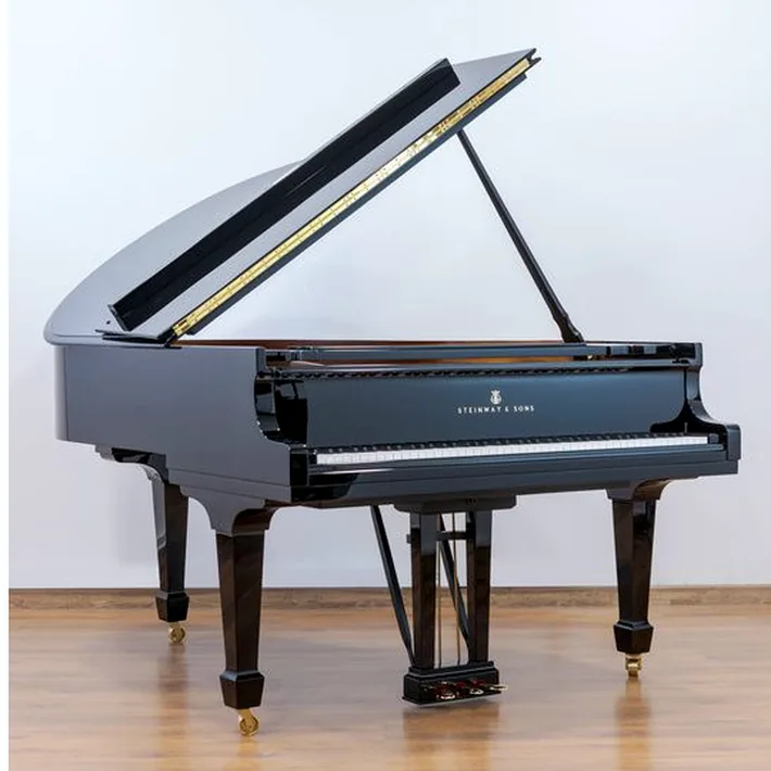 Steinway & Sons O-180 used